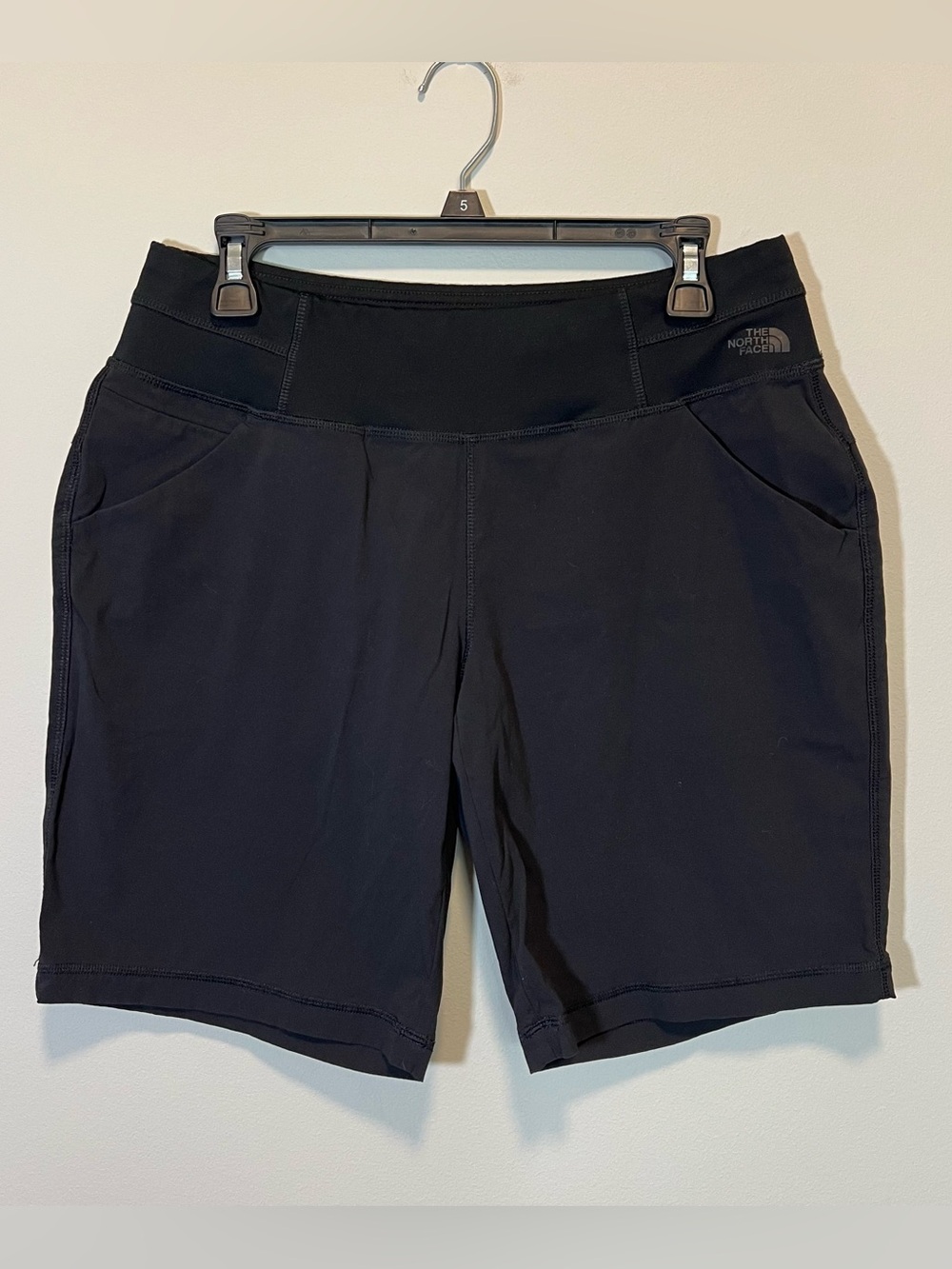 The North Face Women’s Black Flash Dry Bermuda Shorts Medium